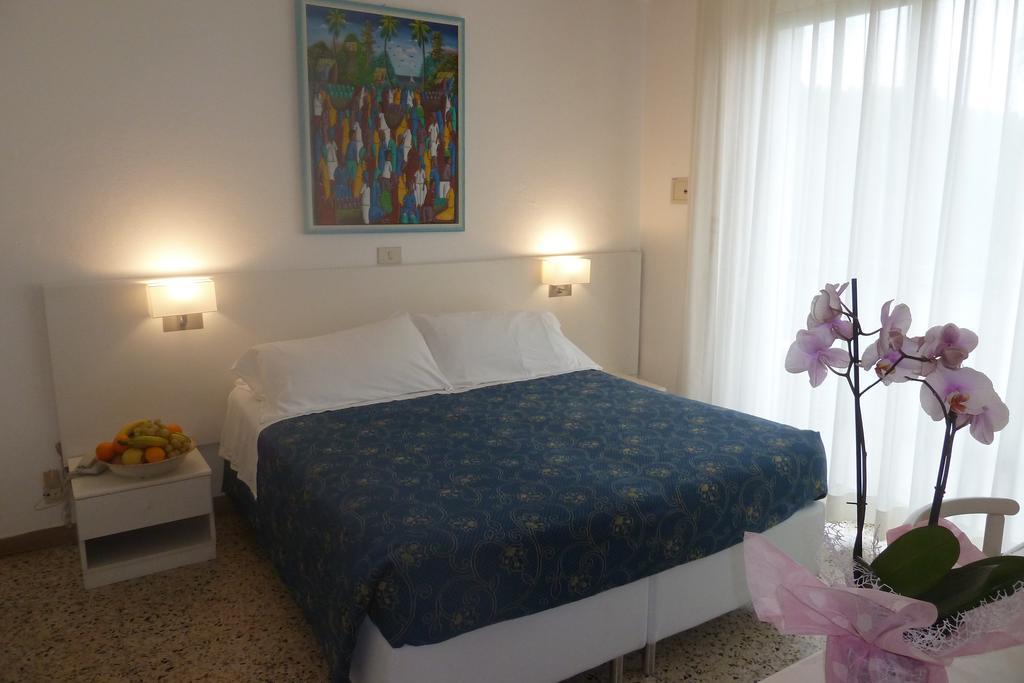 Hotel Astra Milano Marittima Exterior foto