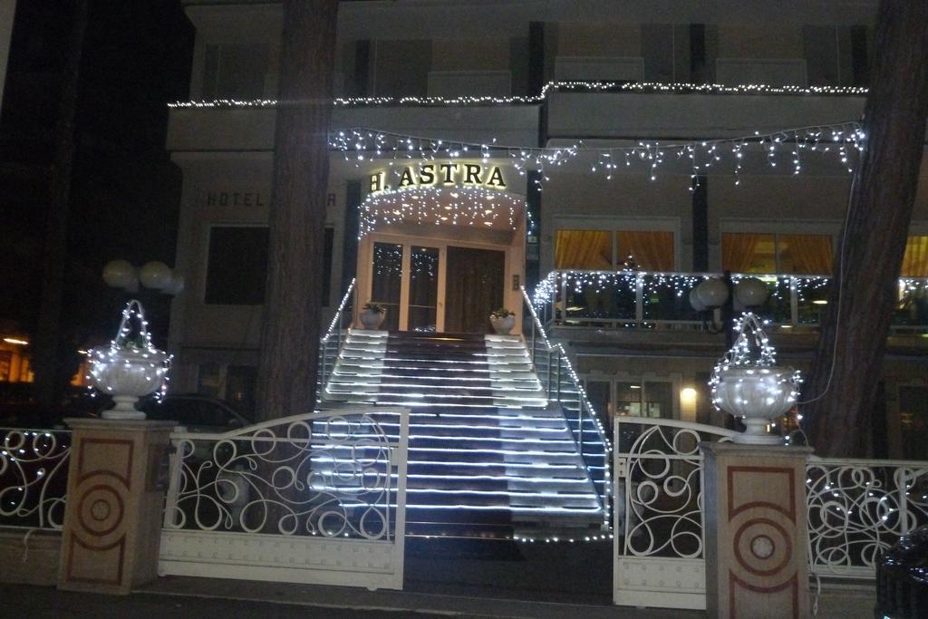 Hotel Astra Milano Marittima Exterior foto