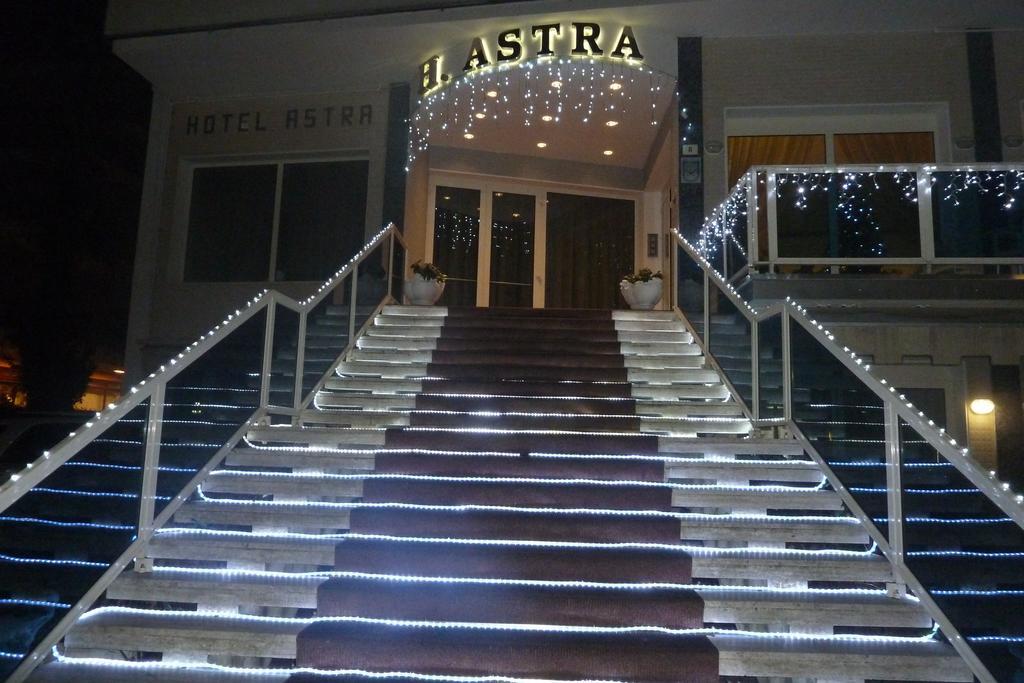 Hotel Astra Milano Marittima Exterior foto