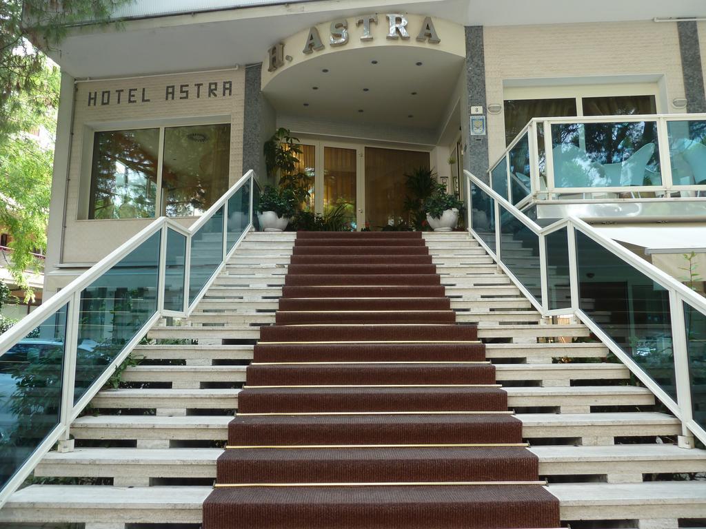 Hotel Astra Milano Marittima Exterior foto