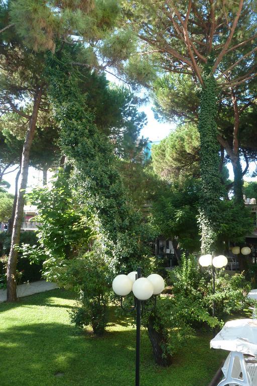 Hotel Astra Milano Marittima Exterior foto