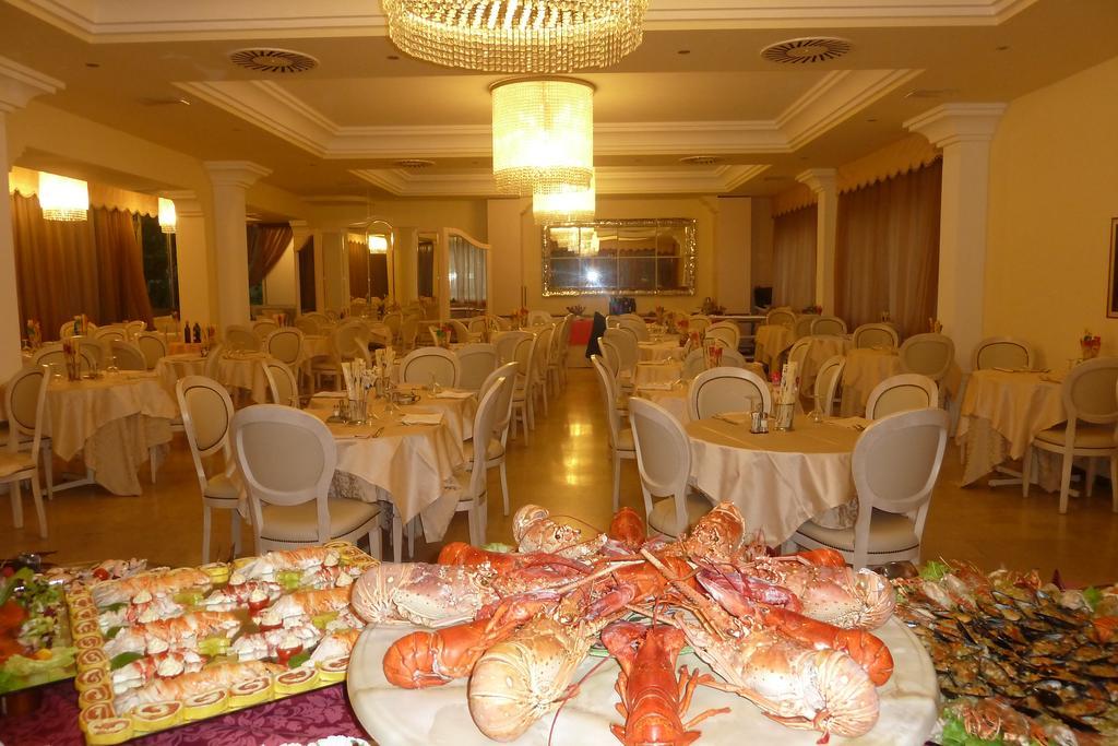 Hotel Astra Milano Marittima Exterior foto