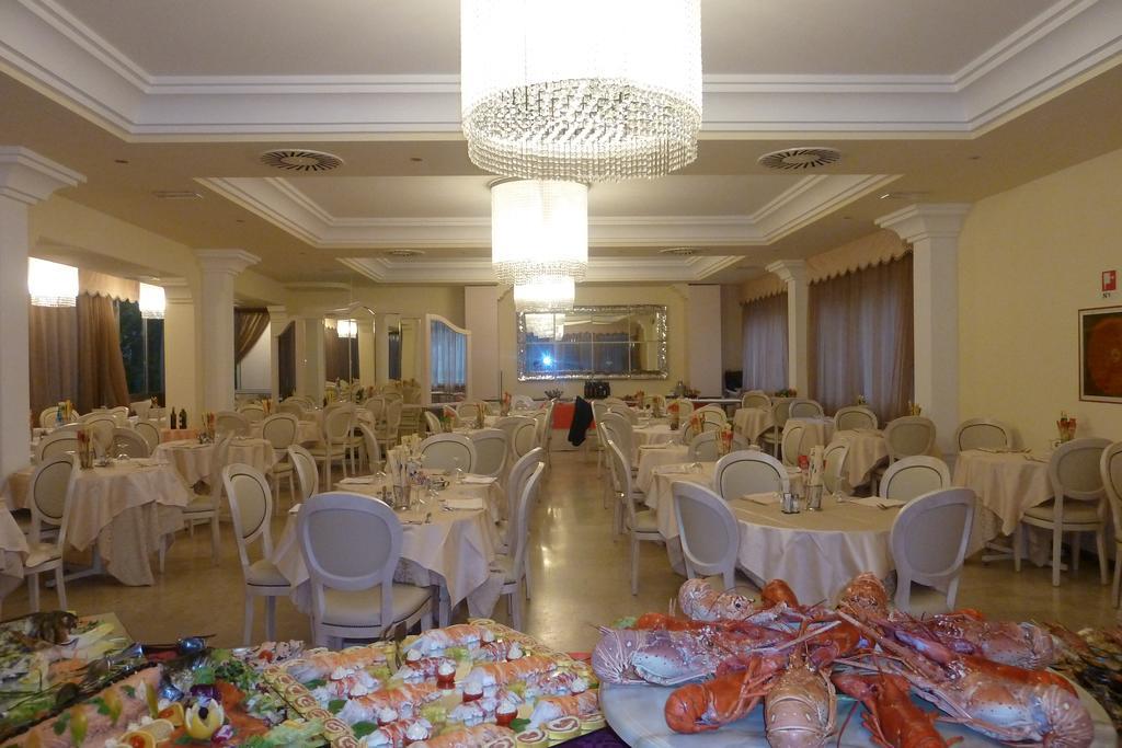 Hotel Astra Milano Marittima Exterior foto