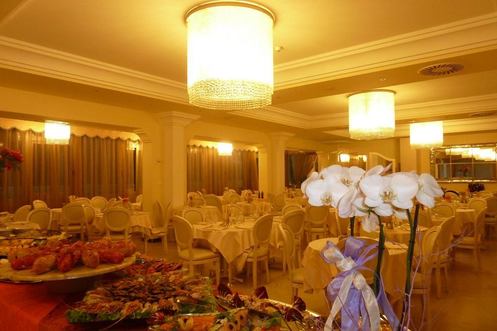 Hotel Astra Milano Marittima Exterior foto